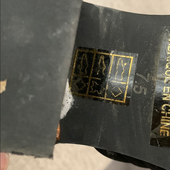 Shoes - Picture 4 of 5